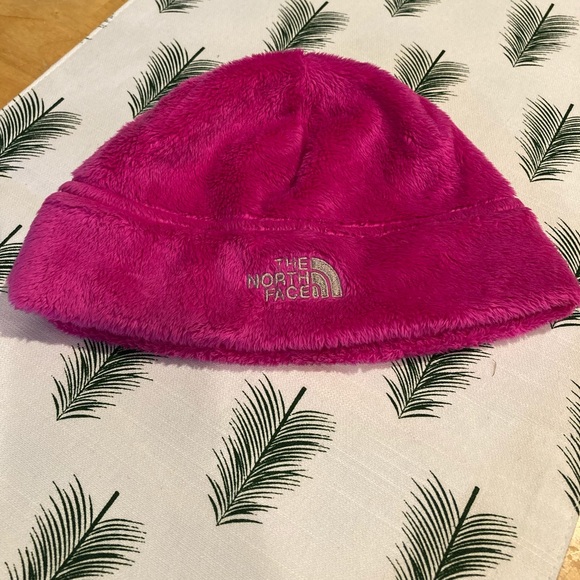 Little Girls North Face Fleece Beanie Hat - Picture 2 of 4